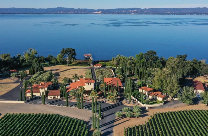 How Nice: Lakefront Villa Ceago in California Wine Country Available for $17.5M