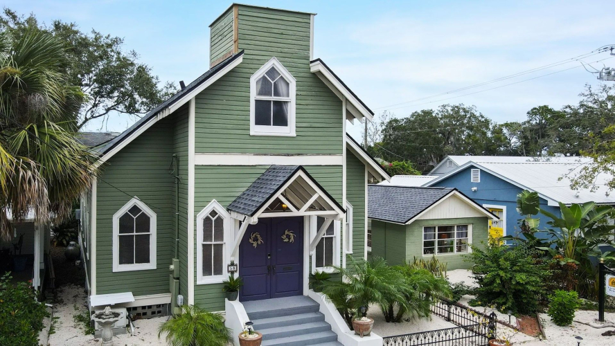 Holy Moly: Former Lutheran Church in Florida Finds New Life as a Glorious Residence