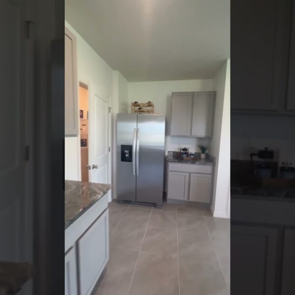 Loving this kitchen & living area combo!  #wesleychapelfl #newconstruction