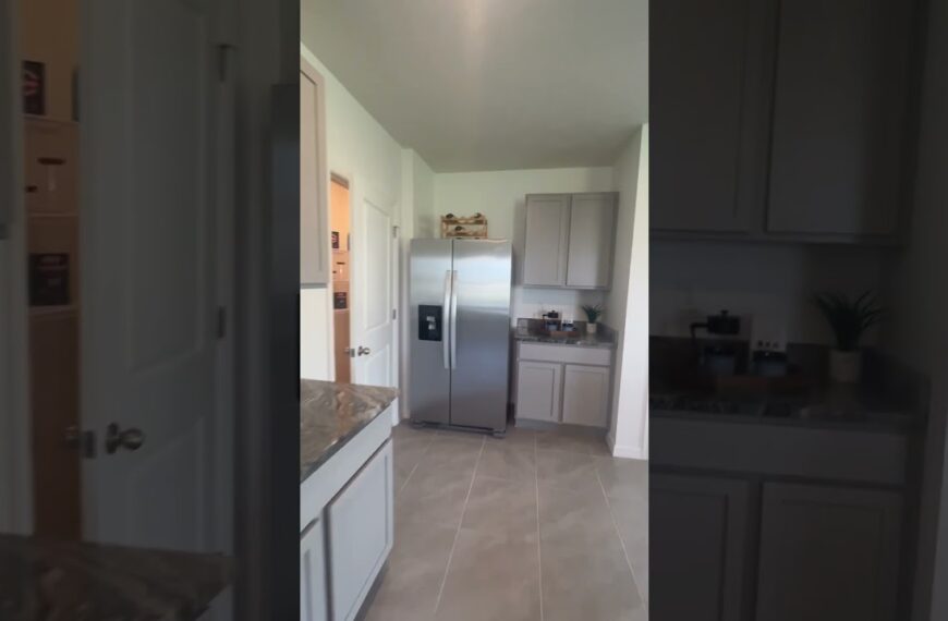 Loving this kitchen & living area combo!  #wesleychapelfl #newconstruction