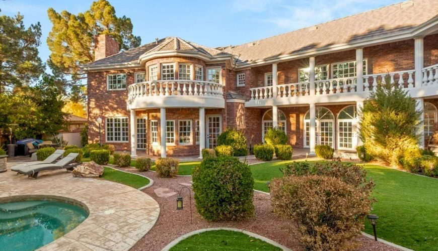 A Victorian Where?! This Contemporary $2.4M Estate Is a Lucky Draw in the Las Vegas Area