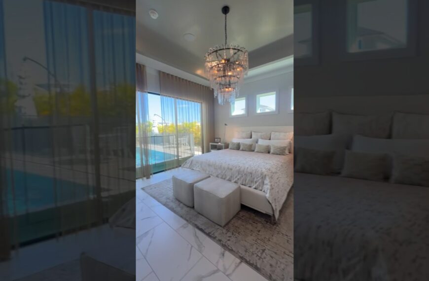 ☀️Primary obsession☀️Complete w/pool view & luxury en-suite #tampabayrealestate #livinginflorida