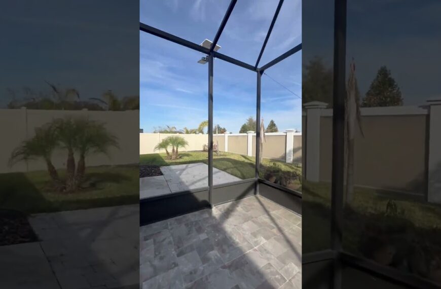 🤣Do you think they should have taken the chair? #patioideas #livinginflorida