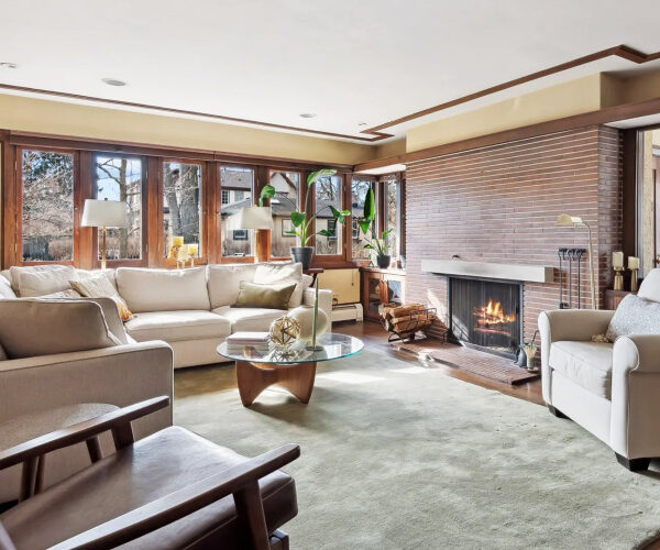 Flash Sale: Frank Lloyd Wright-Designed Home in Chicago Area Lands a Buyer in 4 Days