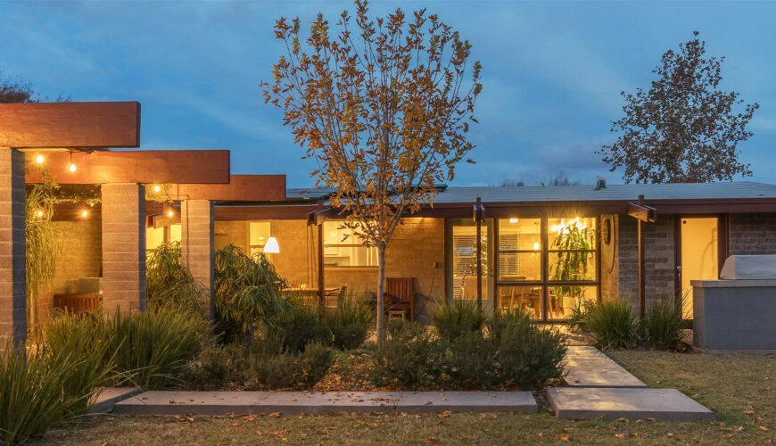 Pristine $975K Gem Reigns Among the Midcentury Modern Homes in Phoenix