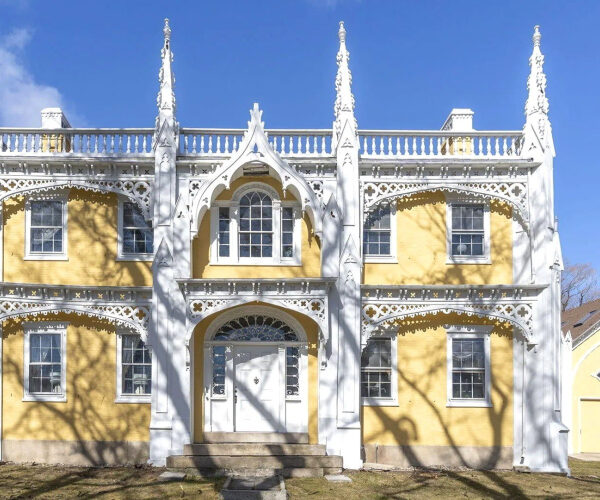 Here Comes the Real Estate: Kennebunk Serves Up a Delicious ‘Wedding Cake House’ for $2.6M