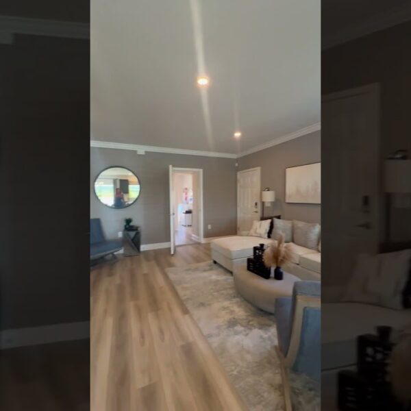 ☀️it’s got a view!  Townhomes are cool too☀️#movetotampa #townhouseliving