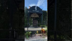 Dade City has the best non-chain eateries - have you ever tried one? #floridafoodie