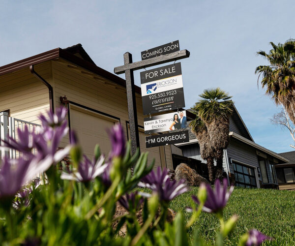 Mortgage Rates Plunge to Lowest Level in Over a Year Amid Recession Fears. Is Now a Good Time To Buy a House?