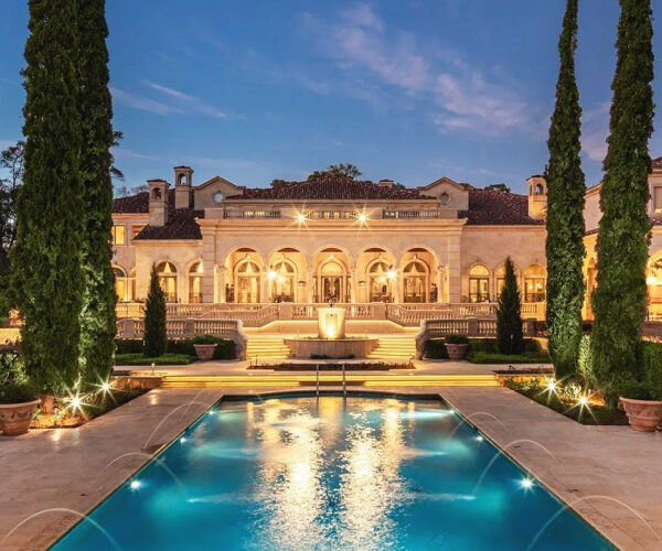 What Celebrities Really Want When Shopping for Homes in Texas