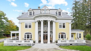 5 Enormous Mansions for Less Than a Million Bucks