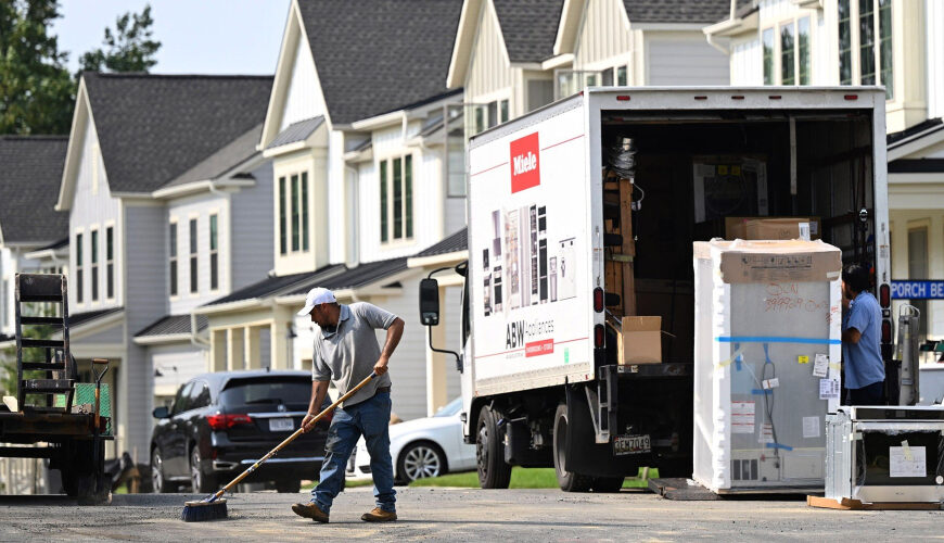 Pending Home Sales Drop 5.5% to All-Time Low in July