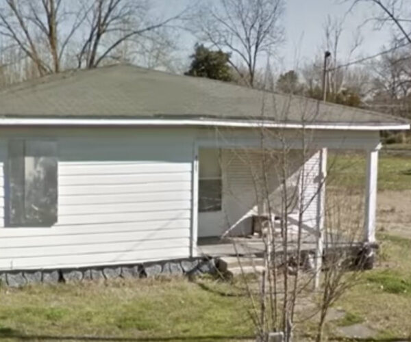 Inside the Arkansas Town Where Homes Sell for $400