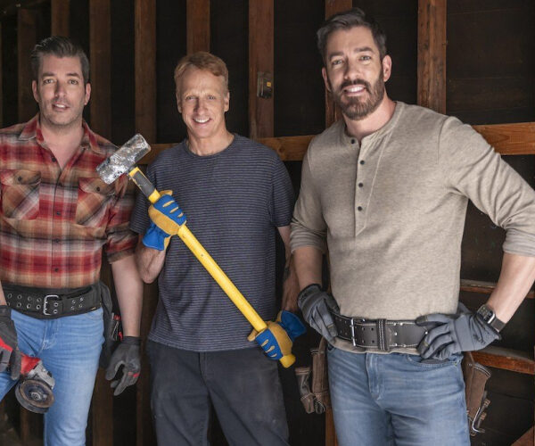 Tony Hawk Inspires Drew and Jonathan Scott on ‘Celebrity IOU’