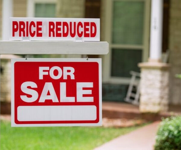 Home Price Cuts at Highest Level in 5 Years as Sellers Show ‘Modesty’