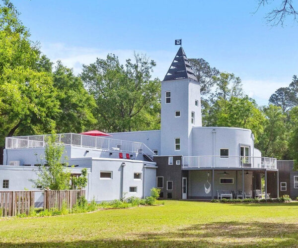 Bizarre Modernist Medieval Castle Is Listed for $1.6 Million in Florida—and It Takes the Crown for Wackiest Home Listing