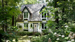 5 Storybook Houses Priced Below $500K for a Fairy-Tale Ending to Your Homebuying Journey