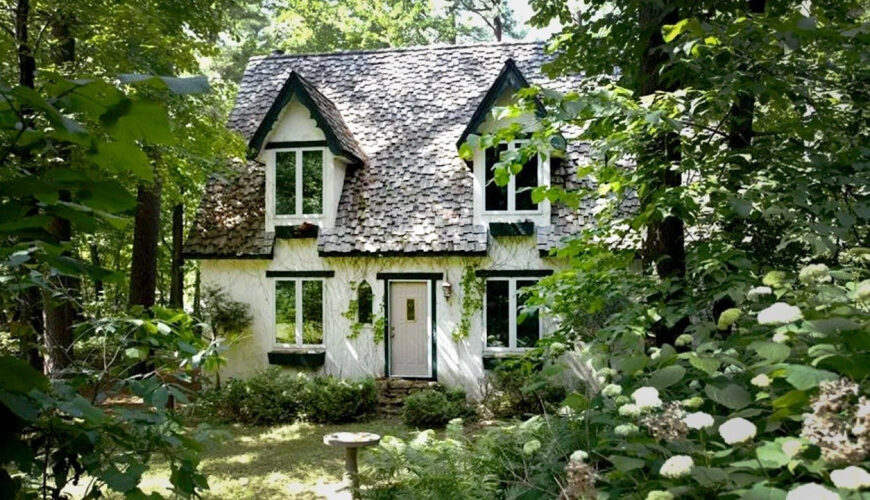 5 Storybook Houses Priced Below $500K for a Fairy-Tale Ending to Your Homebuying Journey