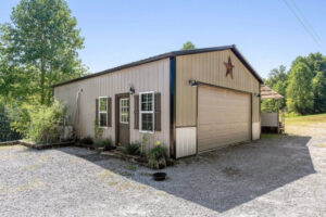 Tennessee Garage Billed as a One-Bedroom ‘Bardominium’ Hits the Market for $185K