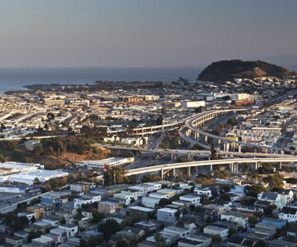 What Happens When a City of Billionaires Goes Broke? California Townâs Housing Market on Edge as Bankruptcy Looms