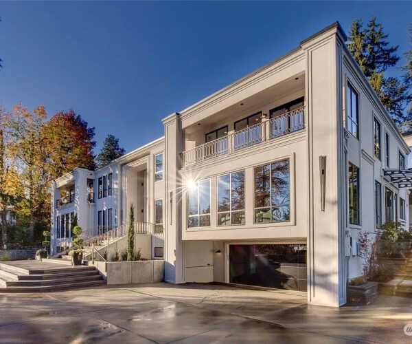 Want To Be Neighbors With Bill Gates and Jeff Bezos? Awe-Inspiring ‘Smart Home’ in Billionaire-Loved Town Is Listed for $21 Million