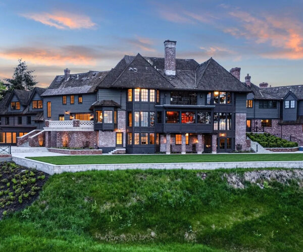 Couple Who Spent $20 Million—and 4 Years—Creating a Portland ‘Party Palace’ List Extraordinary Mansion for $25 Million