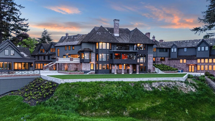 Couple Who Spent $20 Million—and 4 Years—Creating a Portland ‘Party Palace’ List Extraordinary Mansion for $25 Million