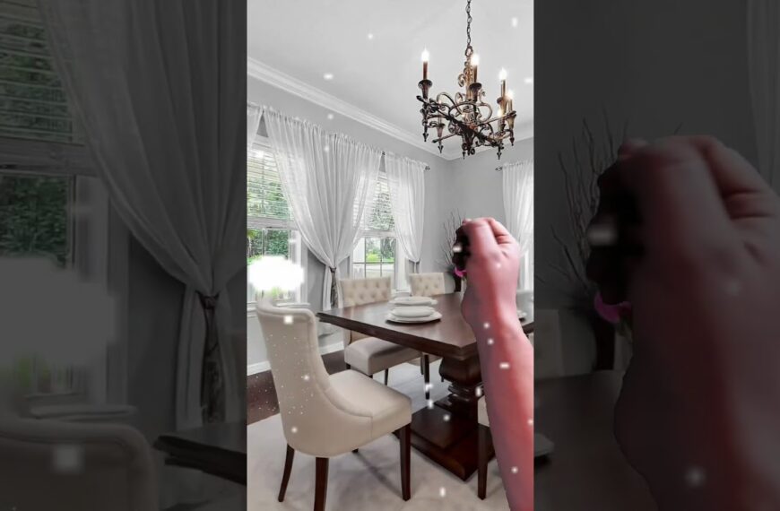 The snow is FAKE because the weather is FLORIDA☀️ Celebrate the new year in this Dade City home ☀️