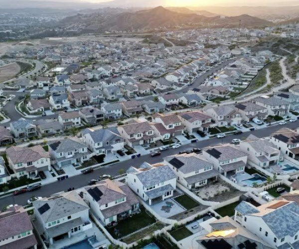 Will Homeowners Finally Sell in 2025? Here’s What the Experts Say