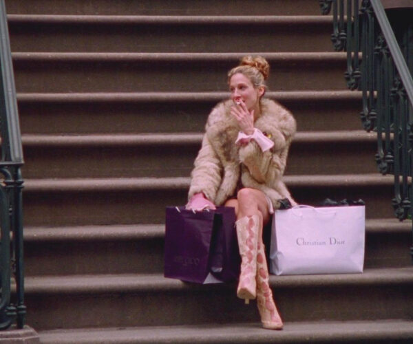 Real-Life Owner of Carrie Bradshaw’s ‘Sex and the City’ Apartment Takes Drastic Step To Stop Fans From Taking Photos on Iconic Stoop