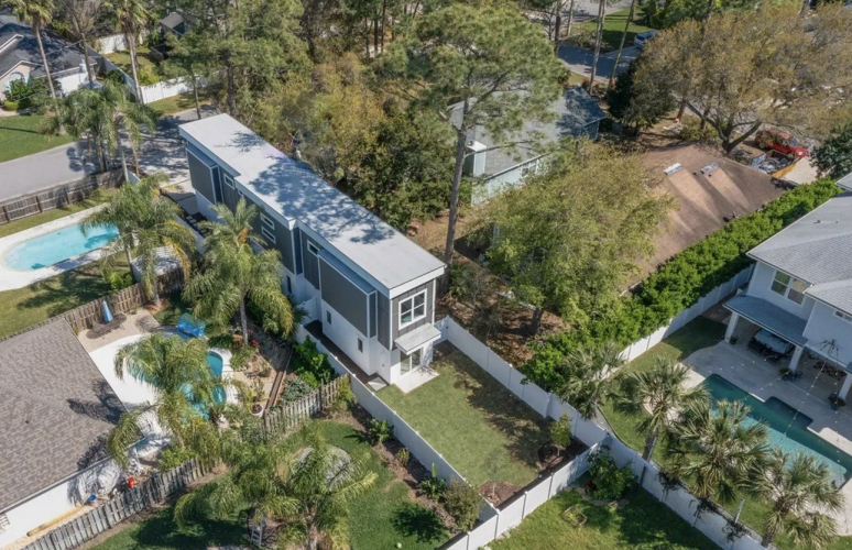 Florida Man Who Built ‘Spite House’ Towers Over Neighbors-and He’s Loving It