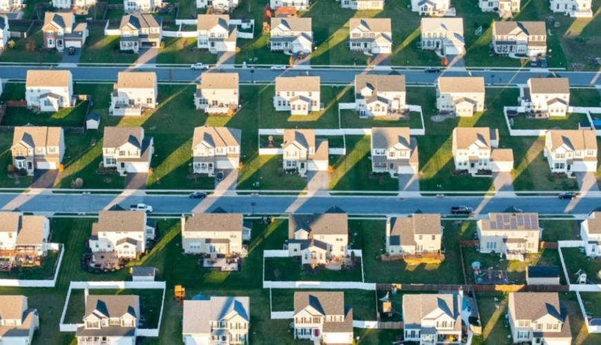 Mortgage Calculator: Here’s How Much You Need To Buy a $440,950 Home at a 6.74% Rate