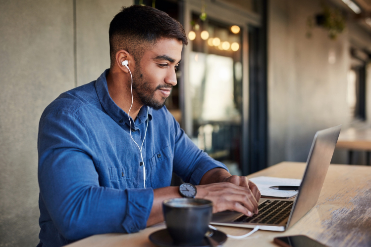 Visual branding 101: How to create a toolkit your agents will actually use