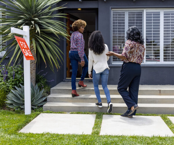 5 common branding mistakes real estate agents make and how to fix them