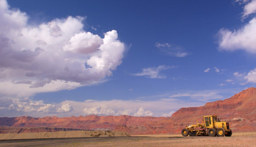 AI Is Powering a Desert Construction Boom-and Investors Are Snapping Up Thousands of Acres