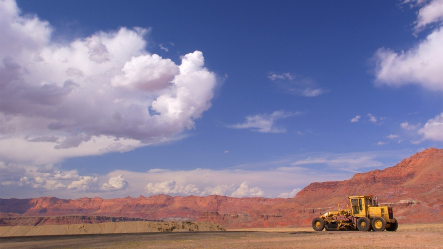 AI Is Powering a Desert Construction Boom-and Investors Are Snapping Up Thousands of Acres