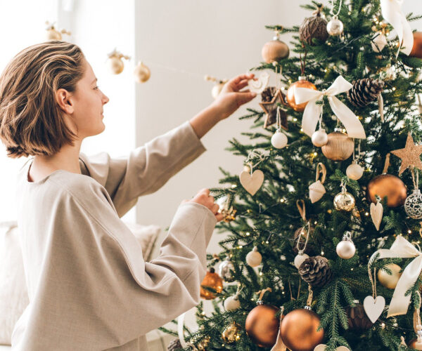 How to Tie a Perfect Bow Using Chair Legs