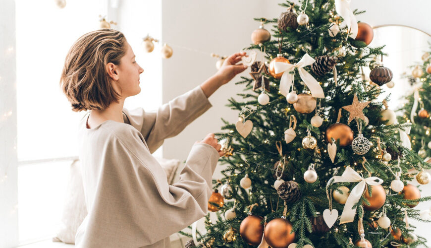 How to Tie a Perfect Bow Using Chair Legs