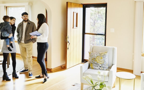 Realtor.com Ends the Year Strong-Making Meaningful Gains and Narrowing the Total Visits Gap With Its Biggest Competitor