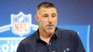 Mike Vrabel Will Step Away From Patriots to Focus on Wife and Kids