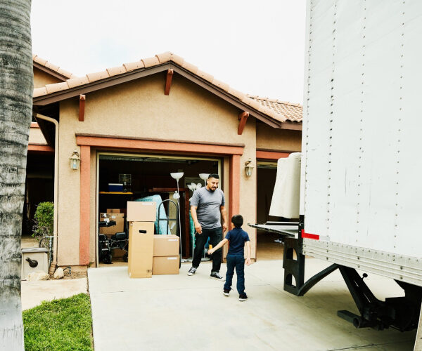 Californians Who Leave State Save $672 a Month on Housing