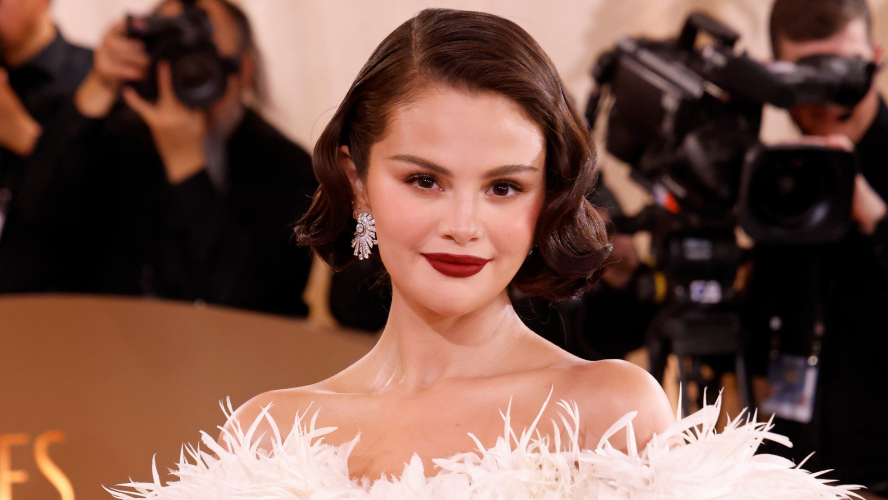 Selena Gomez Lists Her Bachelorette Pad in Encino for $6.5 Million