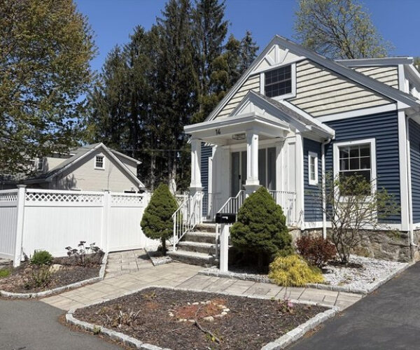 14 Fairview Rd, Lynnfield, MA 01940 | Realtor.com®