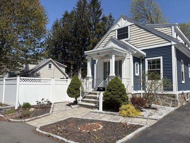 14 Fairview Rd, Lynnfield, MA 01940 | Realtor.com®