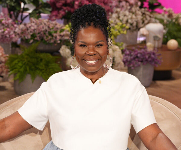 ‘SNL’ Alum Leslie Jones Takes Aim at Vacation Rental Disasters in New HGTV Series ‘Roast My Rental’