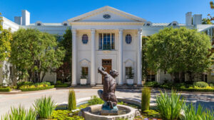 A Legal Tug-of-War Ends With the $130 Million Sale of Casa Encantada at Auction