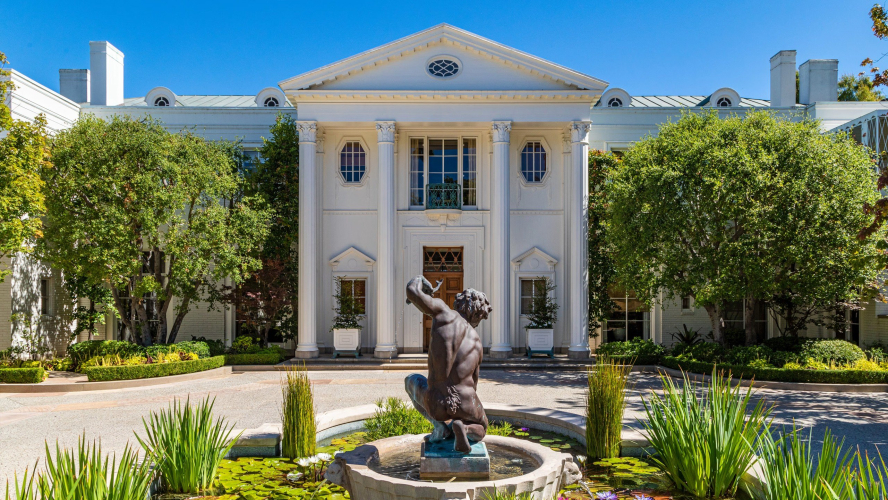 A Legal Tug-of-War Ends With the $130 Million Sale of Casa Encantada at Auction