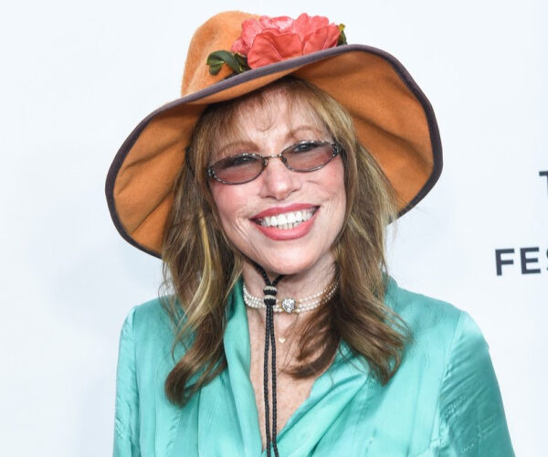 Inside Carly Simon’s Martha’s Vineyard Retreat Where She ‘Withdrew from View’