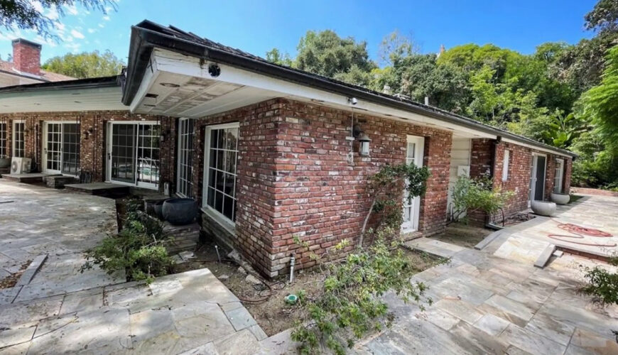 Elizabeth Taylor’s Home Saved From Demolition-Bedroom Will Be Preserved as She Left It in $47M Restoration