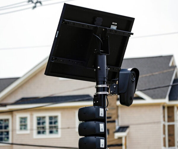 This City Is Forcing a Neighborhood HOA To Tear Down Its Flock Cameras